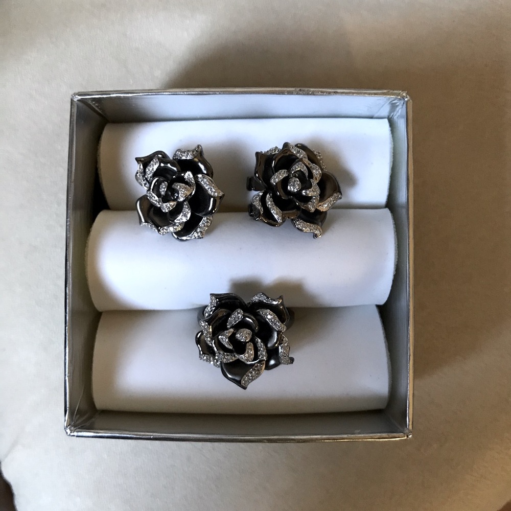 Rose ring and earring set